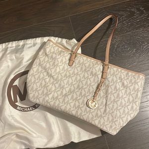 Vanilla Jet Set Travel tote